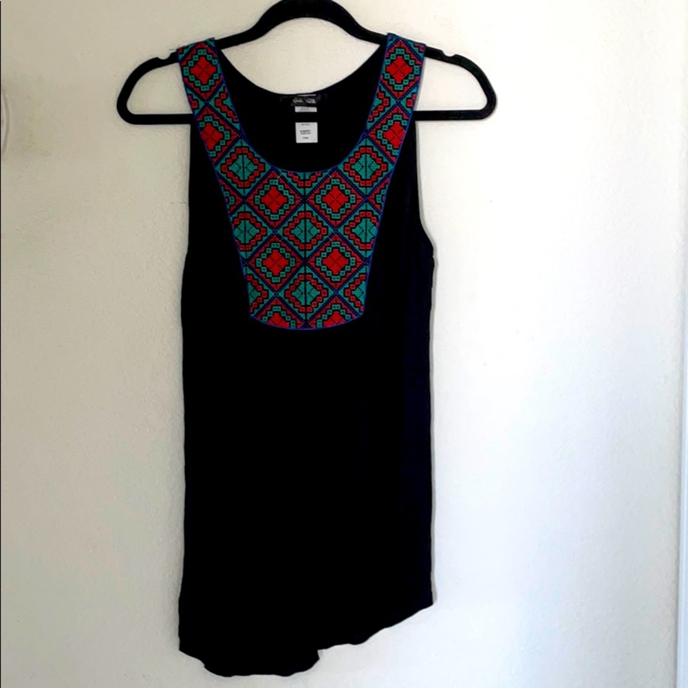 Sleeveless black w/ cool Latin-American detail